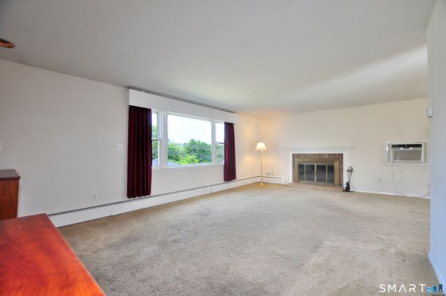 5 Garrison Terrace, Bloomfield, CT 06002