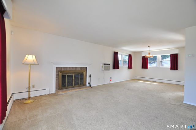 5 Garrison Terrace, Bloomfield, CT 06002