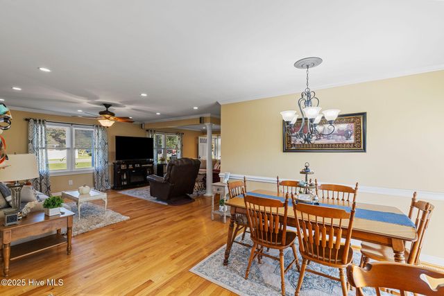 631 E Sanders Street, Four Oaks, NC 27524
