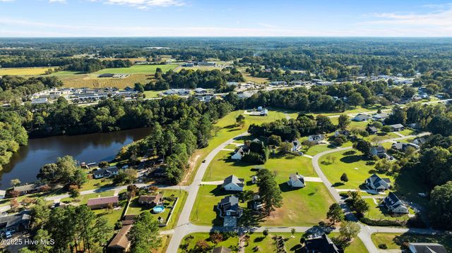 631 E Sanders Street, Four Oaks, NC 27524