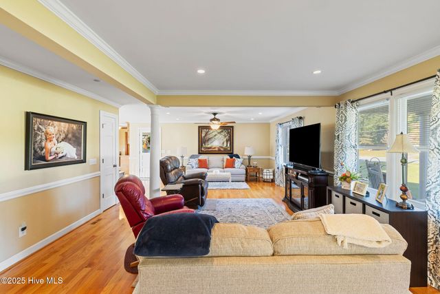 631 E Sanders Street, Four Oaks, NC 27524