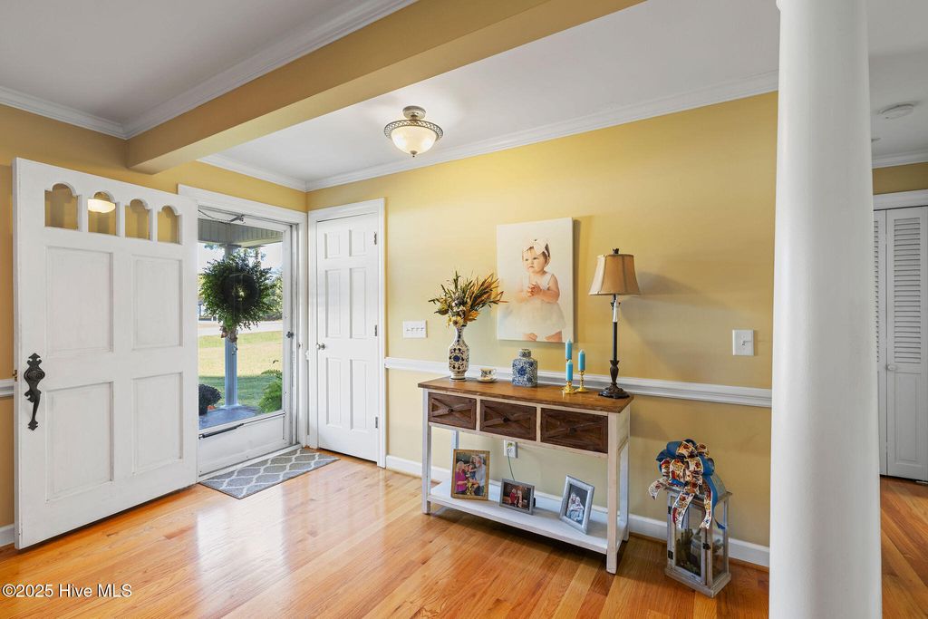 631 E Sanders Street, Four Oaks, NC 27524