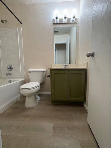 9121 Old Clydesdale Drive, Fort Worth, TX 76123