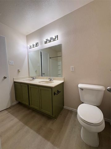 9121 Old Clydesdale Drive, Fort Worth, TX 76123