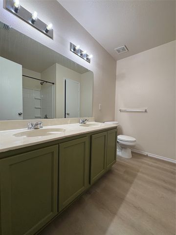 9121 Old Clydesdale Drive, Fort Worth, TX 76123