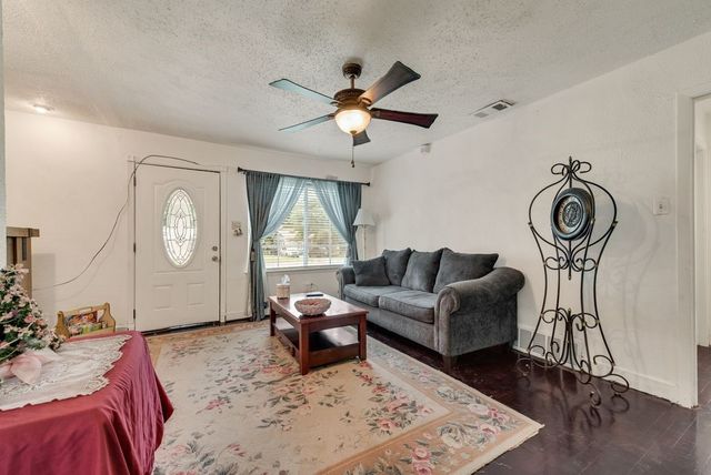 1604 Summit Street, Mesquite, TX 75149