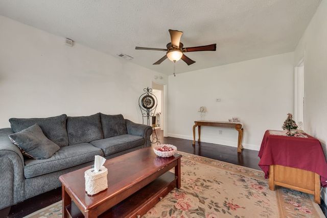 1604 Summit Street, Mesquite, TX 75149