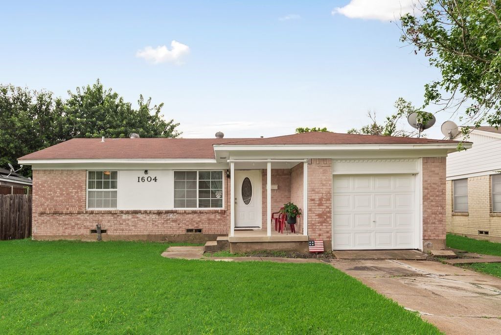 1604 Summit Street, Mesquite, TX 75149