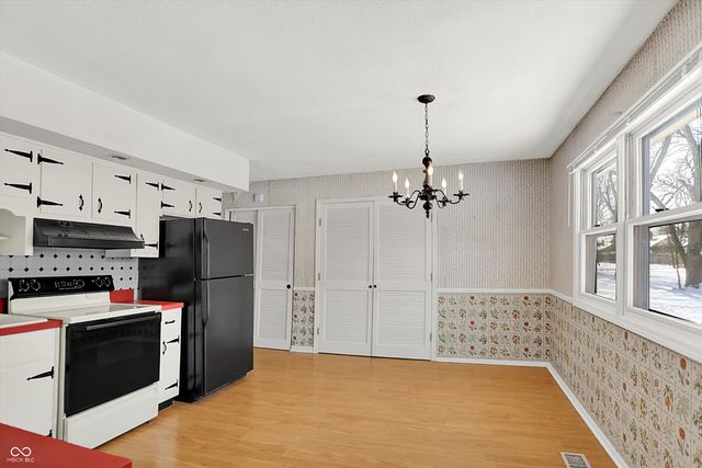 10020 Holaday Drive, Carmel, IN 46032