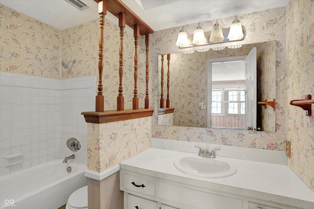 10020 Holaday Drive, Carmel, IN 46032