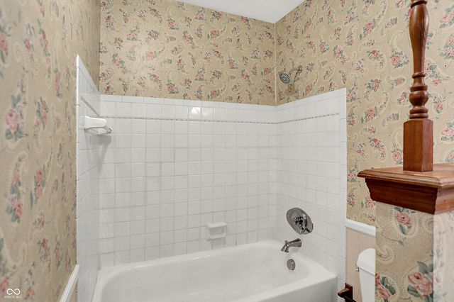 10020 Holaday Drive, Carmel, IN 46032