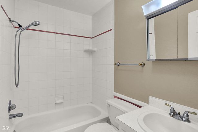 10020 Holaday Drive, Carmel, IN 46032