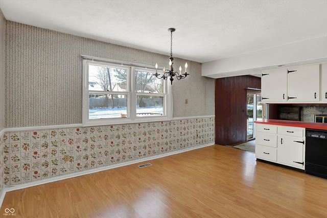 10020 Holaday Drive, Carmel, IN 46032