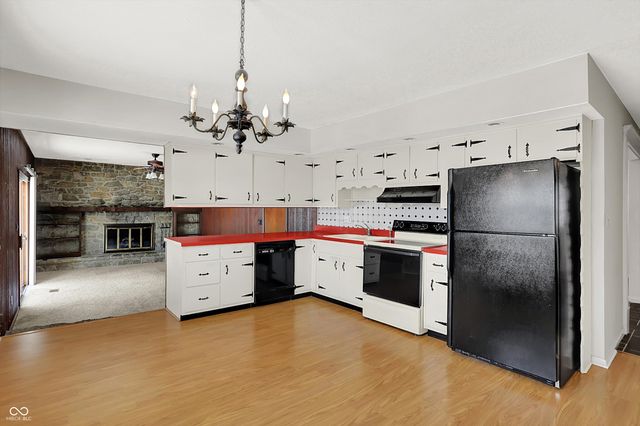 10020 Holaday Drive, Carmel, IN 46032