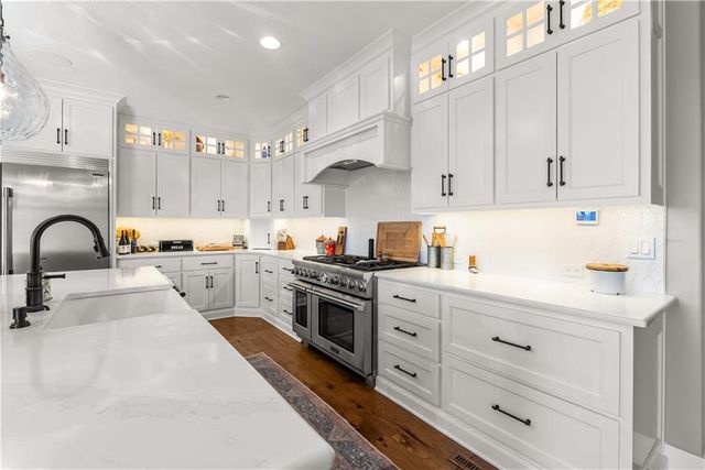 9707 S Perdue Road, Grain Valley, MO 64029