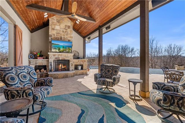 9707 S Perdue Road, Grain Valley, MO 64029