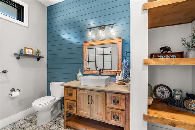 9707 S Perdue Road, Grain Valley, MO 64029