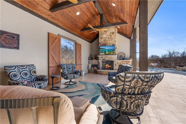 9707 S Perdue Road, Grain Valley, MO 64029