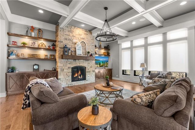 9707 S Perdue Road, Grain Valley, MO 64029