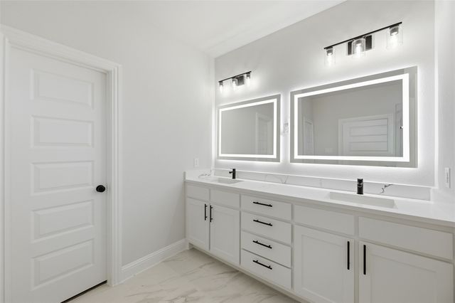 1508 E 6th Avenue, Corsicana, TX 75110