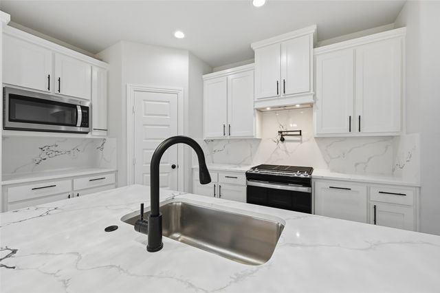 1508 E 6th Avenue, Corsicana, TX 75110