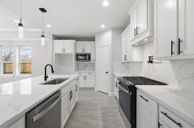 1508 E 6th Avenue, Corsicana, TX 75110