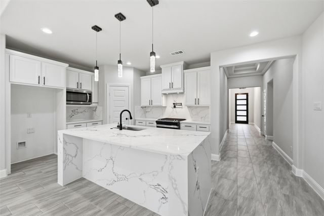 1508 E 6th Avenue, Corsicana, TX 75110