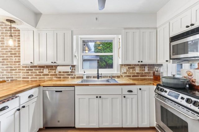 513 Prospect Road, Waunakee, WI 53597