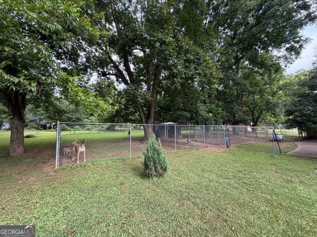 124 Church Street, Moreland, GA 30259