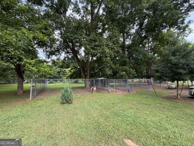124 Church Street, Moreland, GA 30259