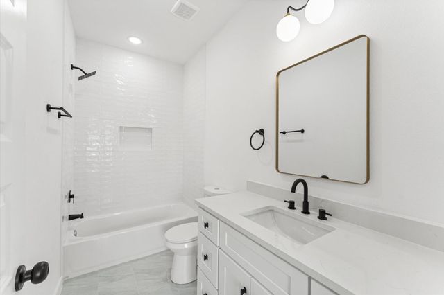 7128 Avenue Q, Houston, TX 77011