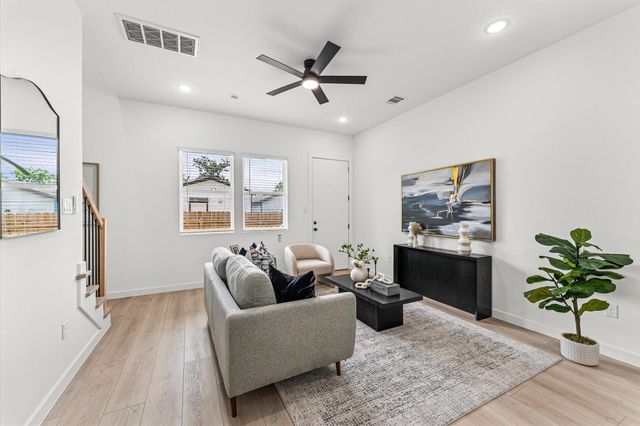 7128 Avenue Q, Houston, TX 77011