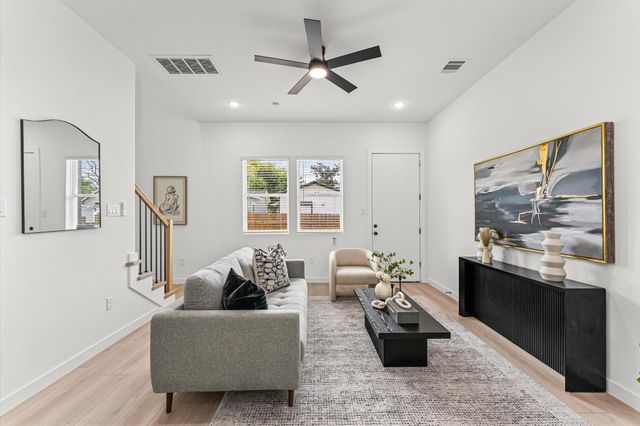 7128 Avenue Q, Houston, TX 77011