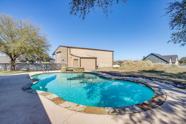 515 Morrow Road, Springtown, TX 76082