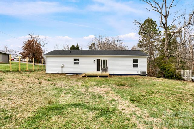 1801 Highland Avenue, Morganton, NC 28655