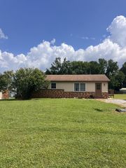 267 Childress Rd, Fayetteville, TN 37334