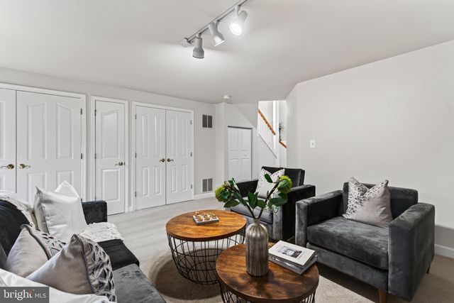 1146 N VERNON ST, Arlington, VA 22201