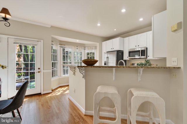1146 N VERNON ST, Arlington, VA 22201