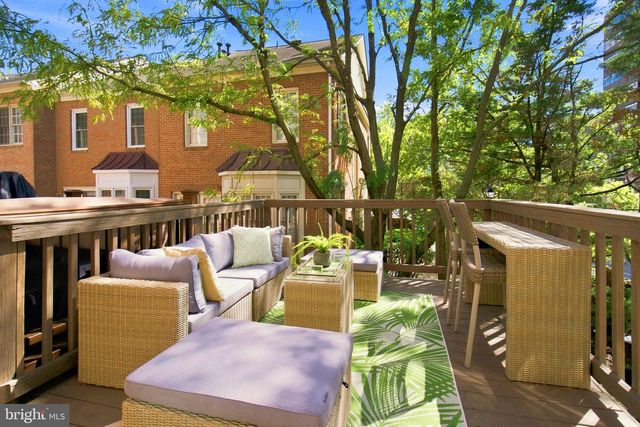 1146 N VERNON ST, Arlington, VA 22201