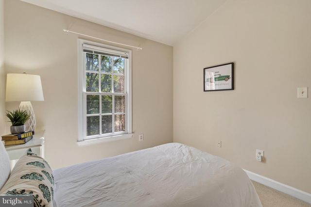 1146 N VERNON ST, Arlington, VA 22201