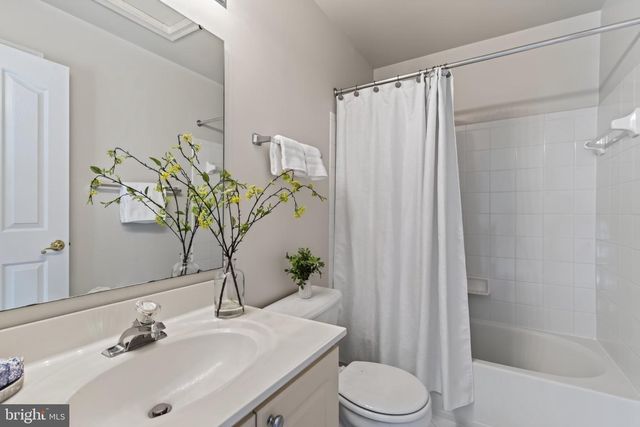 1146 N VERNON ST, Arlington, VA 22201