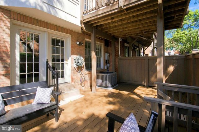 1146 N VERNON ST, Arlington, VA 22201