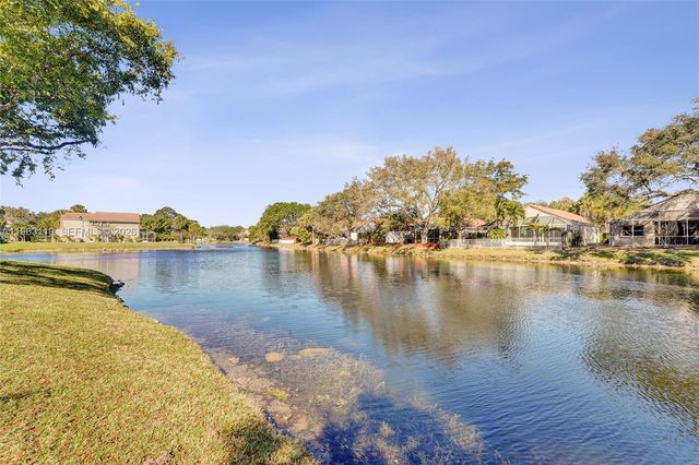 1025 NW 105th Way B-141, Plantation, FL 33322