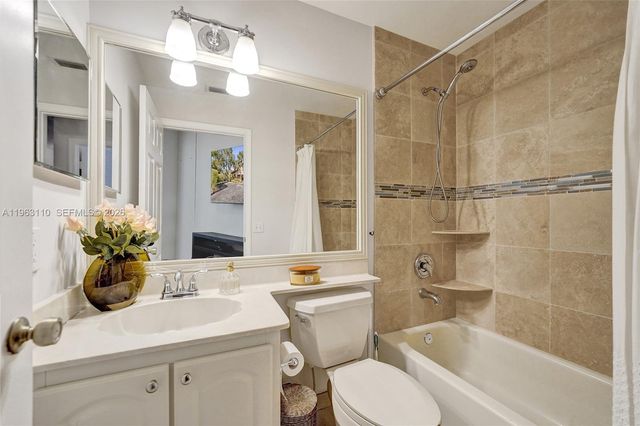 1025 NW 105th Way B-141, Plantation, FL 33322