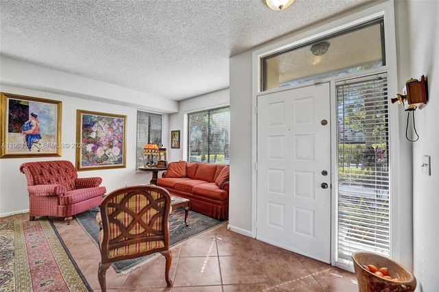 1025 NW 105th Way B-141, Plantation, FL 33322