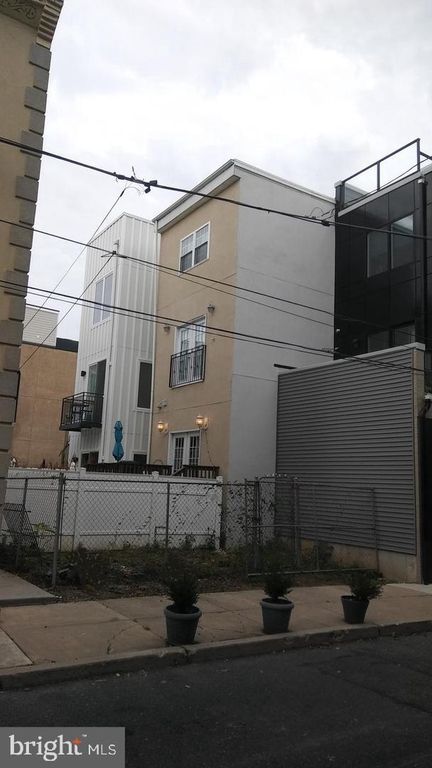 738 S CHADWICK ST, Philadelphia, PA 19146