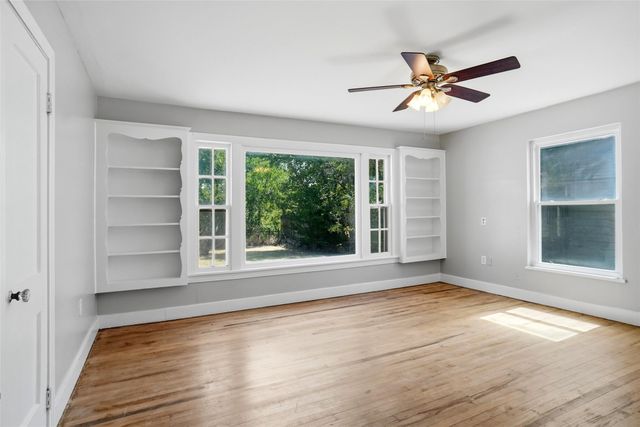 4005 Medford Road, Fort Worth, TX 76103