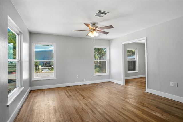 4005 Medford Road, Fort Worth, TX 76103
