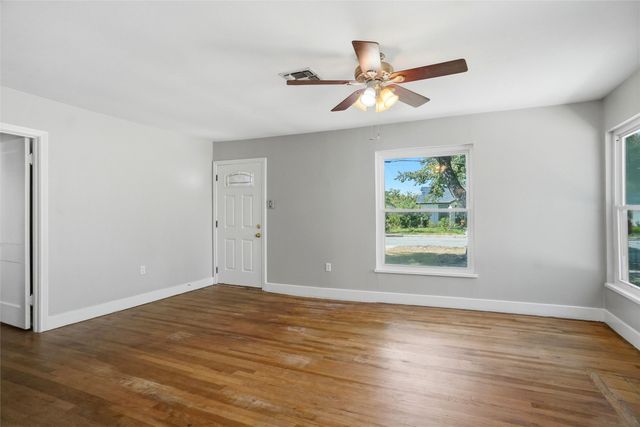 4005 Medford Road, Fort Worth, TX 76103