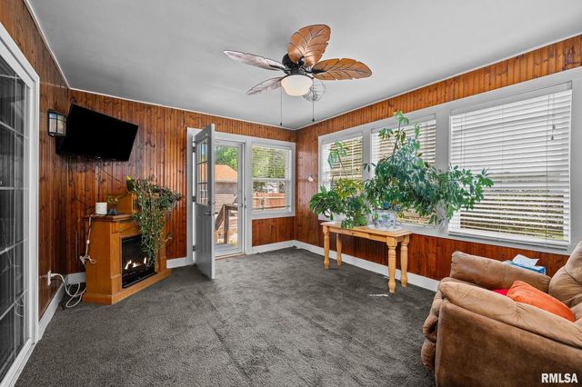 2720 Kennedy Dr Drive, East Moline, IL 61244